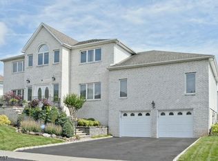 12 Pennsylvania Ln, Parsippany, NJ 07054