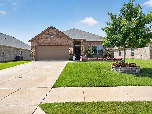 2nd image of 334 Pecos Dr