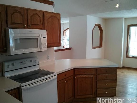 3rd image of 7064 Lakeview Dr