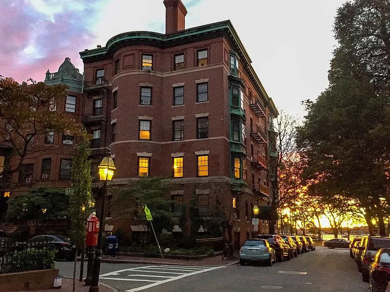 3 Brimmer St #2 — Photo 16