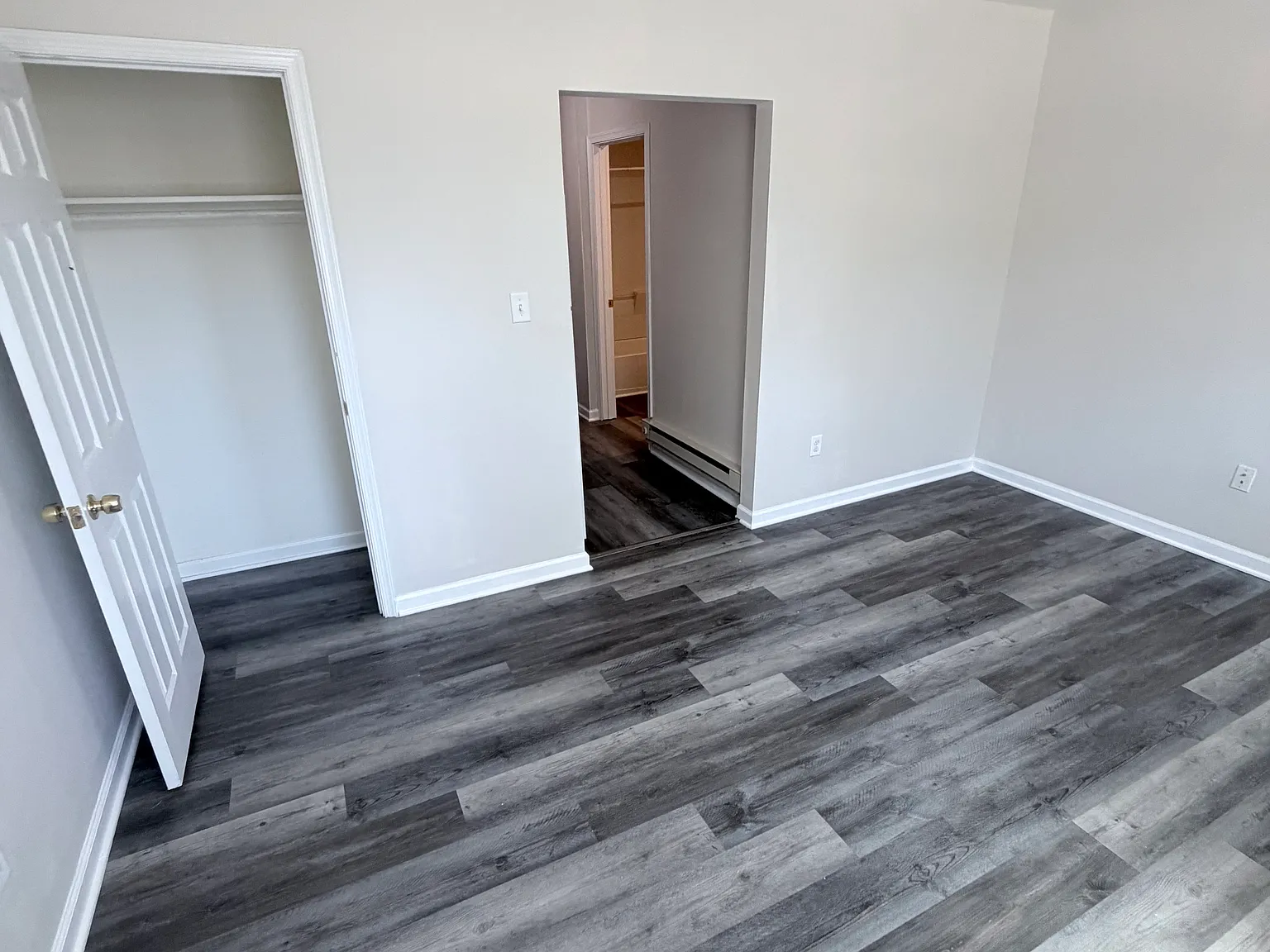 Studio, 350 sqft, $900 — Photo 4
