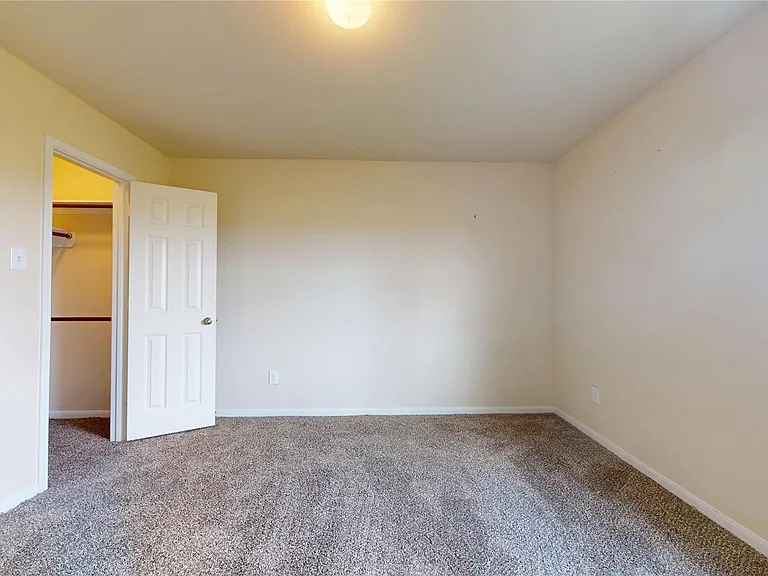 2102 Red Cedar Trl — Photo 42