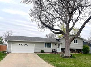 1020 23rd St, Gothenburg, NE 69138