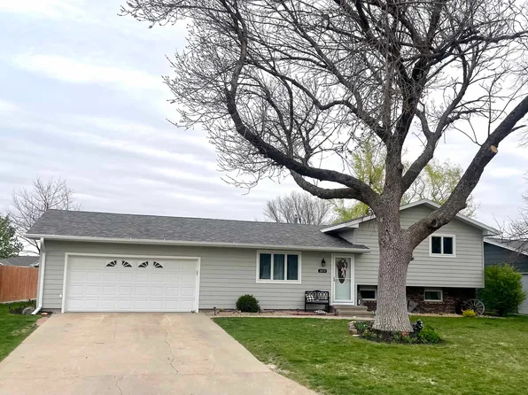 1020 23rd St, Gothenburg, NE 69138
