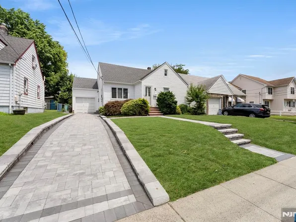 338 S Parkway Ave, Clifton, NJ 07011