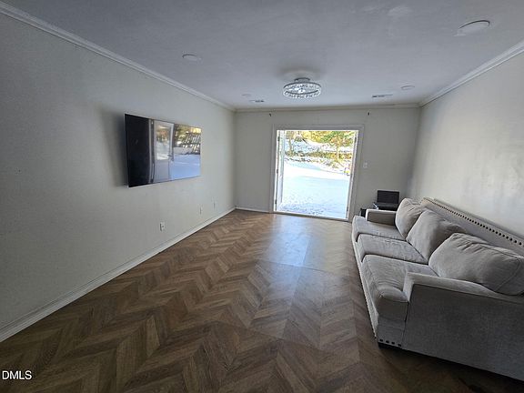 5th image of 3602 Pine Knoll Dr