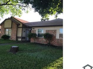 3018 Oak Ridge Pl, Grand Prairie, TX 75052