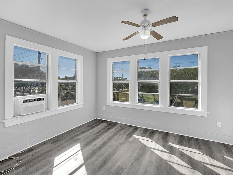 67 Glen Royal Pkwy #2 — Photo 7