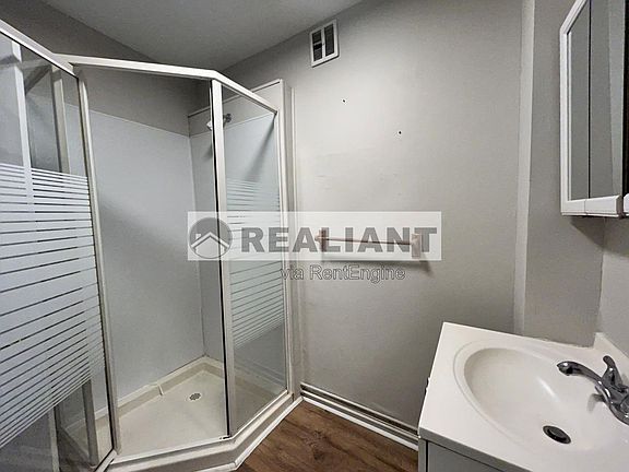 3rd image of 2227 Howell St Unit 1