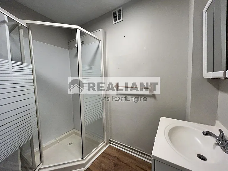 2227 Howell St #1 — Photo 3