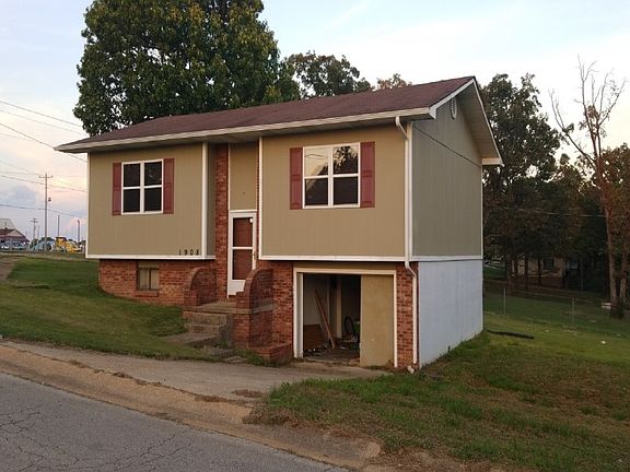 2nd image of 1908 Bedoll Ave