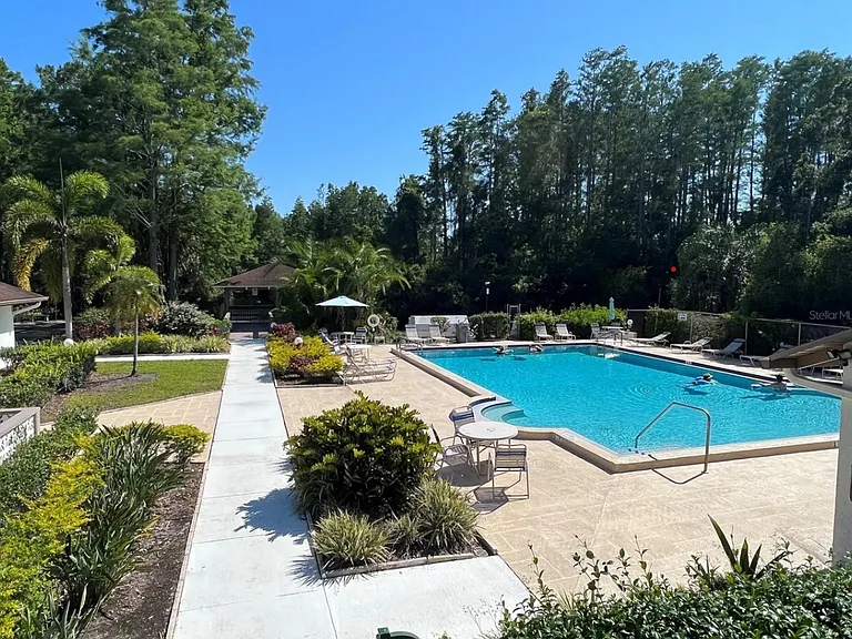 506 Duxbury Ct #B — Photo 16