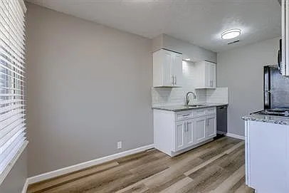 8005 S 48th Ave — Photo 7