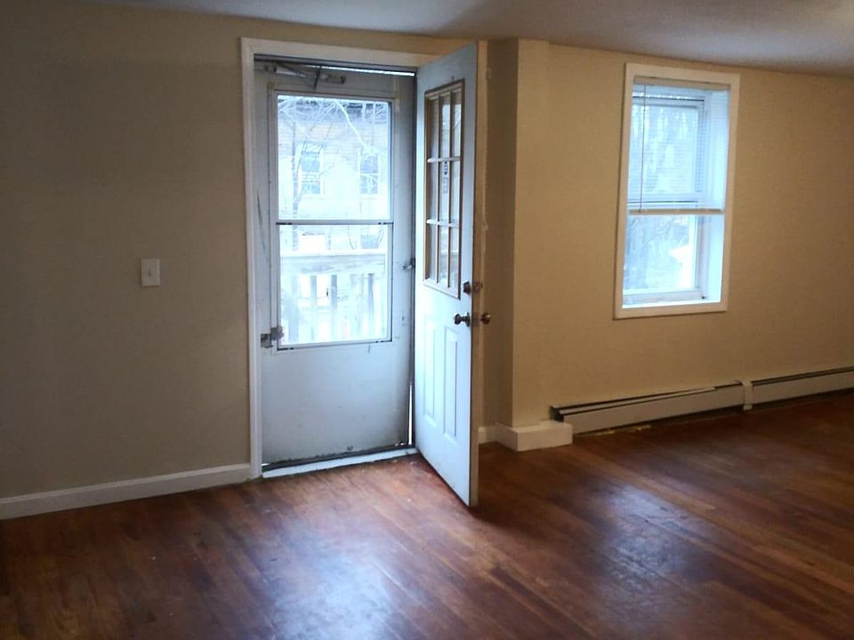 8 Mill St North Smithfield RI Zillow