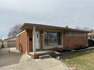 23324 Recreation St, Saint Clair Shores, MI 48082