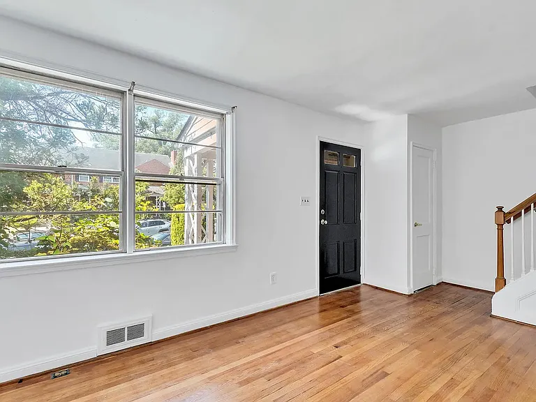 1804 Winford Rd — Photo 3