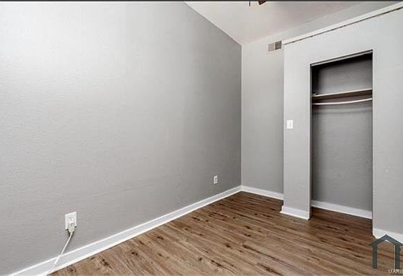 3rd image of 4005 S Grand Blvd #C