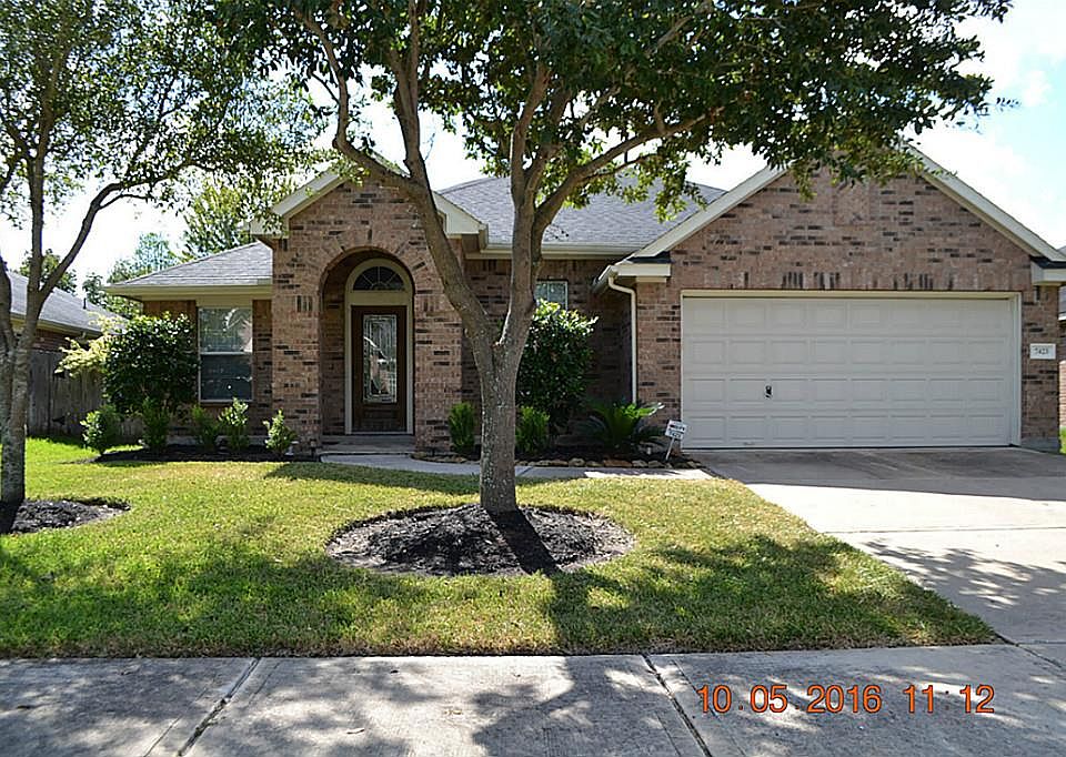 1st image of 7423 Saxon Hill Ln