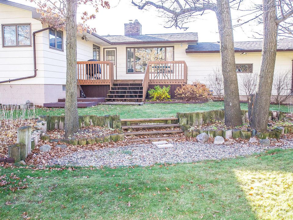 2nd image of 1703 Manor Dr NE