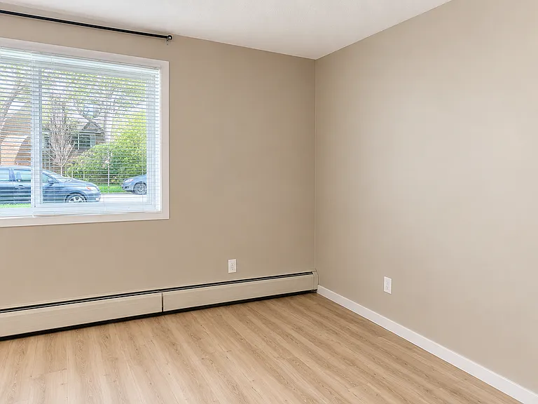 313 3rd Ave NE #9 — Photo 6