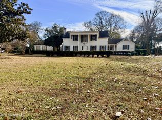 2705 River Rd, Greenwood, MS 38930