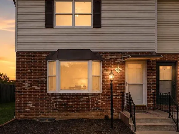 916 Hilltop Dr, Woodstock, VA 22664