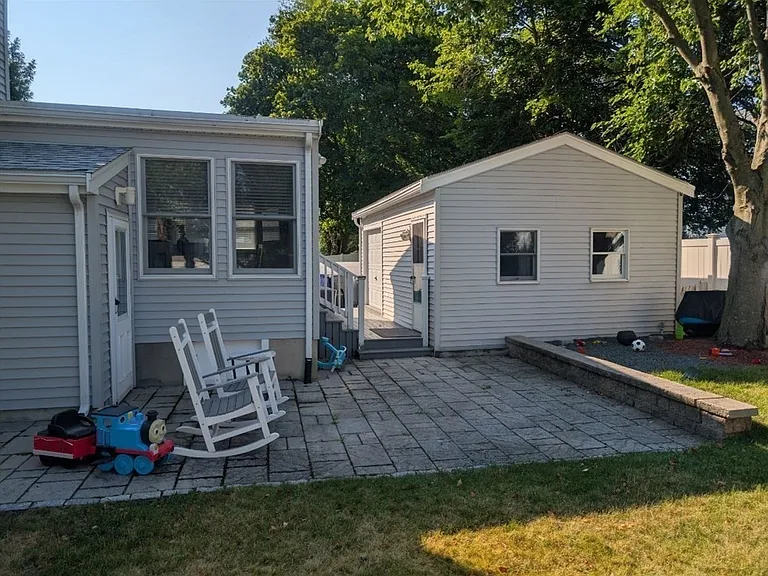 15 University Rd — Photo 37