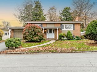 51 Woodward Cres, Halifax, NS B3M 1J6