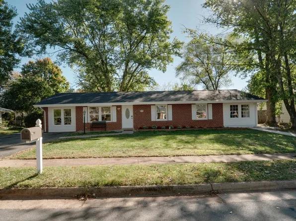 312 E Gordon St, Sterling, VA 20164