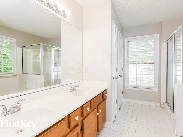 1111 Wynford Cmns SW — Photo 10