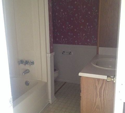 4th image of 2735 Marianne Ln APT B