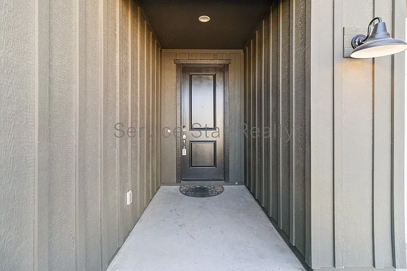 3 bed, 2.5 bath, 2001 sqft, $2,895 — Photo 4