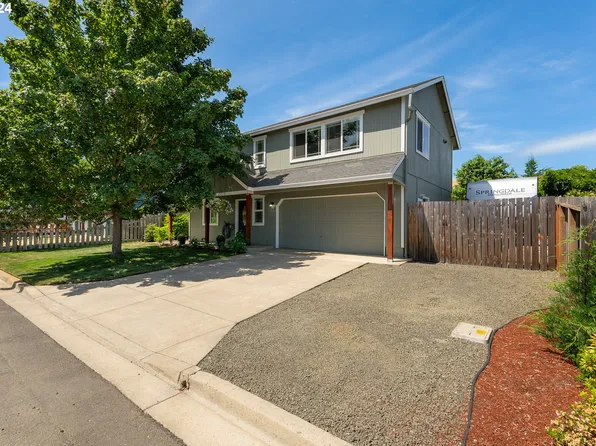 207 Umpqua View Dr, Roseburg, OR 97471
