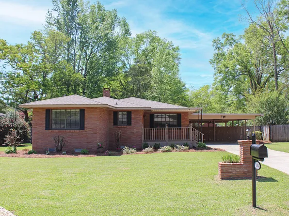 1104 Meadowood Rd, Columbia, MS 39429