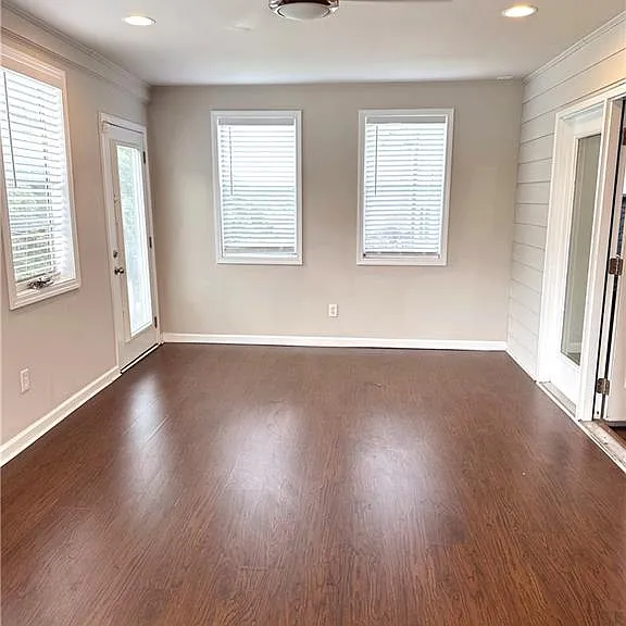 237 Franklin St — Photo 11