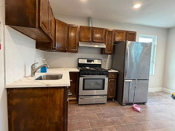 2nd image of 127 Wilson Ave #4