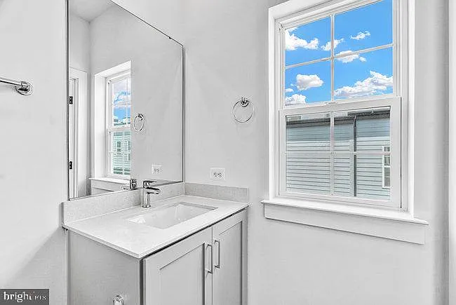 11236 Bunsen St — Photo 42