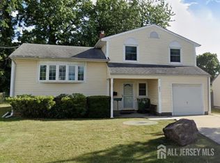 651 Franklin Dr, Perth Amboy, NJ 08861