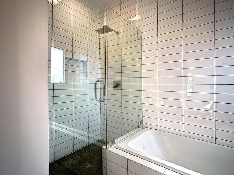 109 N Flores St #109 — Photo 11