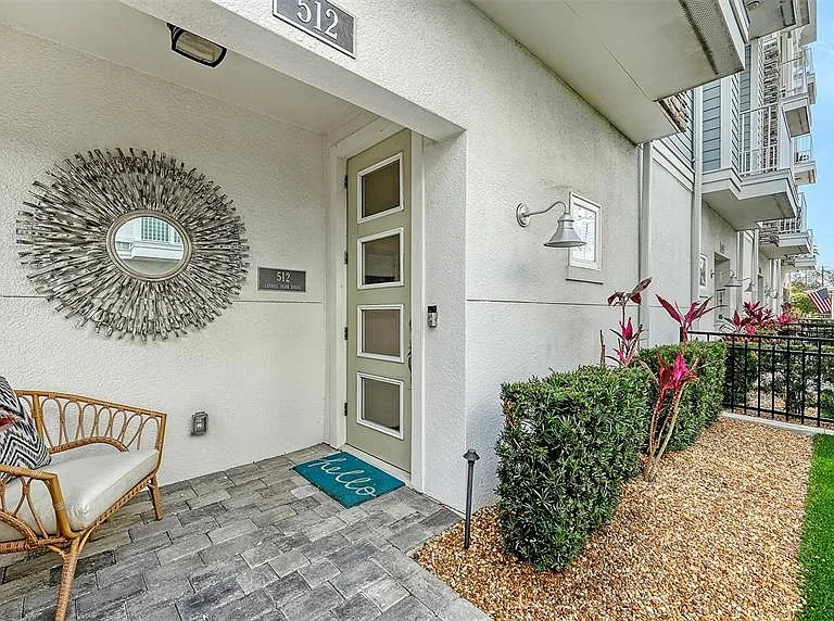 512 Laurel Park Dr — Photo 4