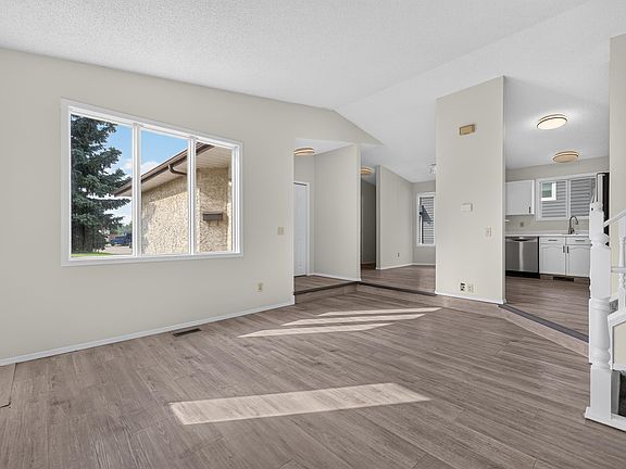3rd image of 3722 34a Ave NW