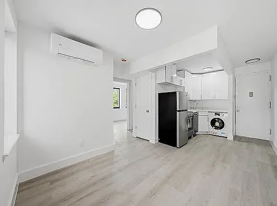 300 E 96th St #2E