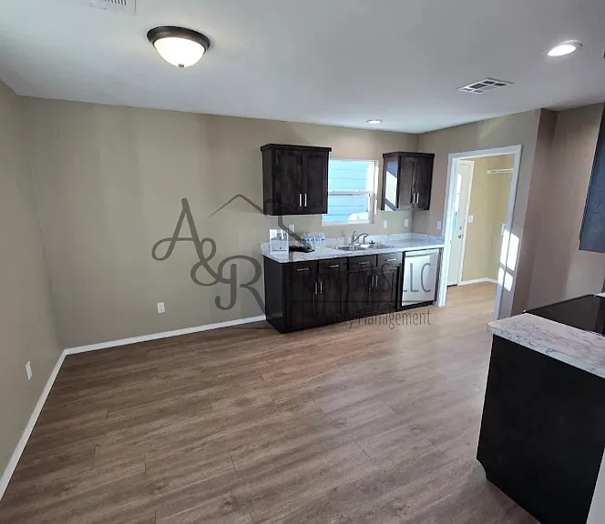 217 W Forest St — Photo 5