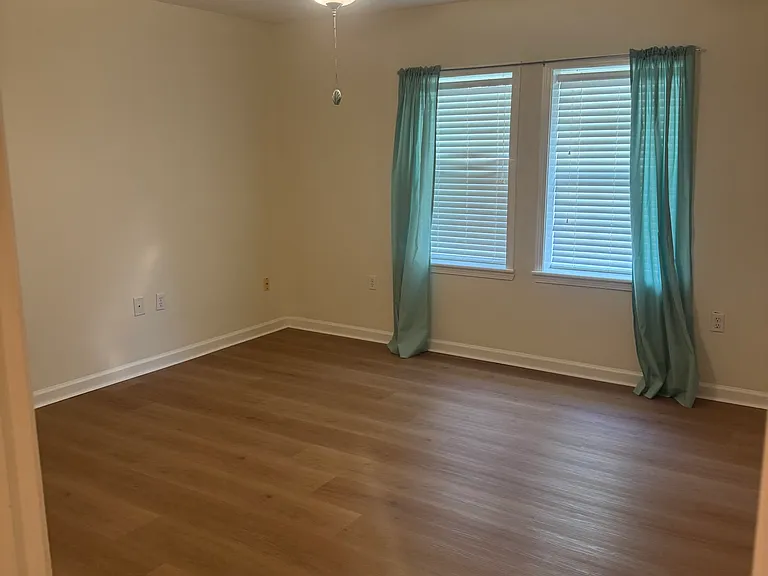 7376 Springside Dr — Photo 14