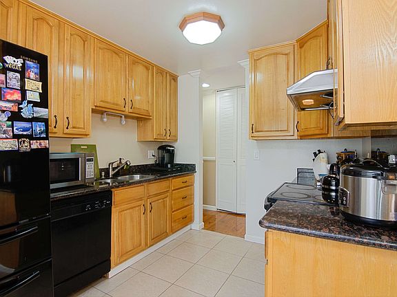 3rd image of 1282 Sierra Ct