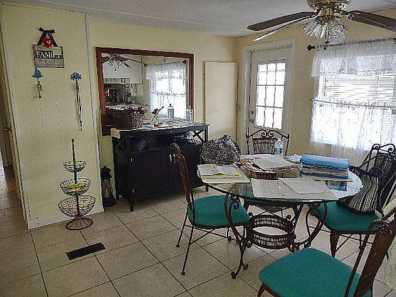 4th image of 1423 Paddock Ln #267