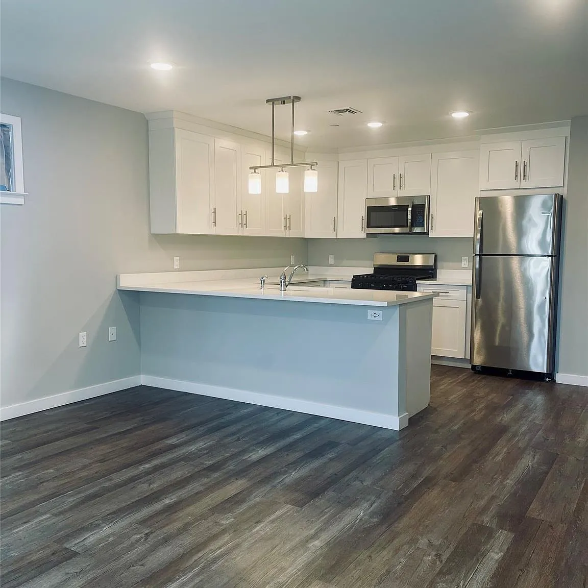 2 bed, 2.0 bath, 1100 sqft, $3,290 — Photo 4