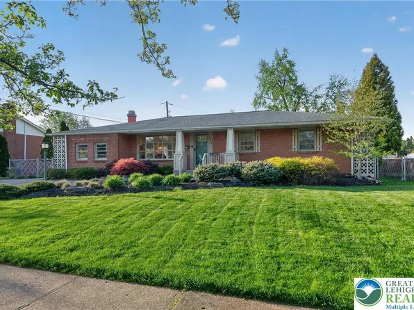 1933 Johnston Dr, Bethlehem, PA 18017