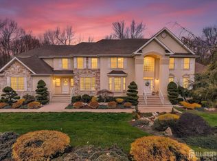 13 Palmer Cir, Millstone Township, NJ 08535