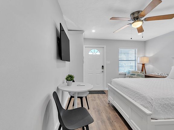 4th image of 380 3rd St S #3B